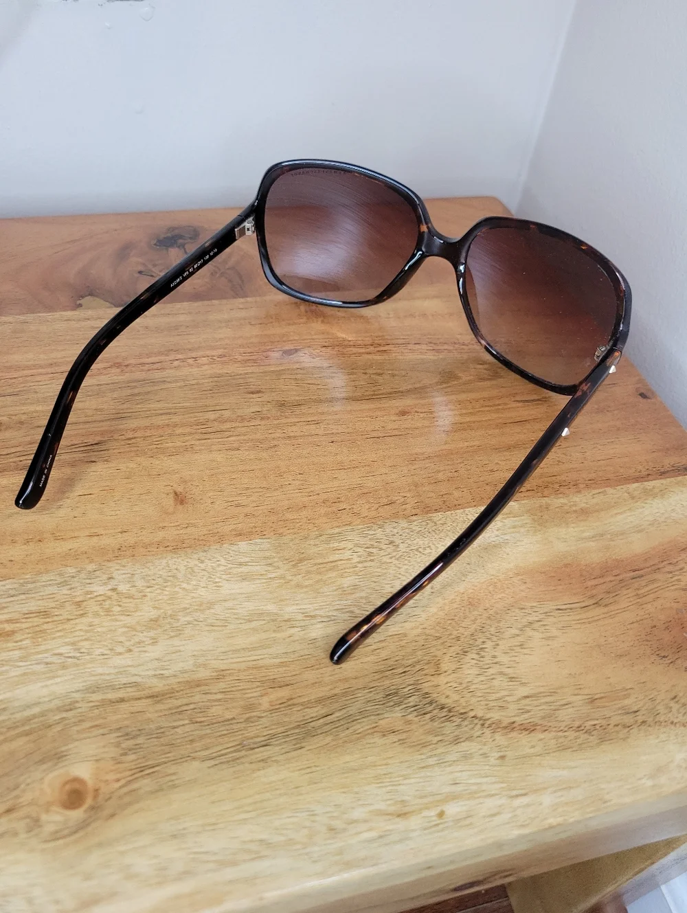 Armani Exchange AX208/S V08 Oversized Brown Tortoise Shell Sunglasses 60-17 130‎